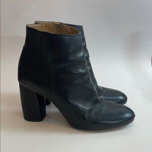 Everlane Black Leather Ankle Boots size 8.5